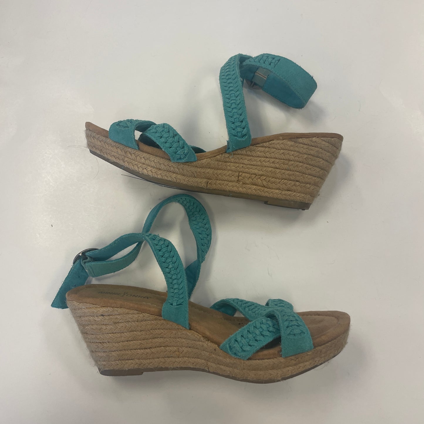 Shoes Heels Wedge By Minnetonka In Blue & Tan, Size: 9.5