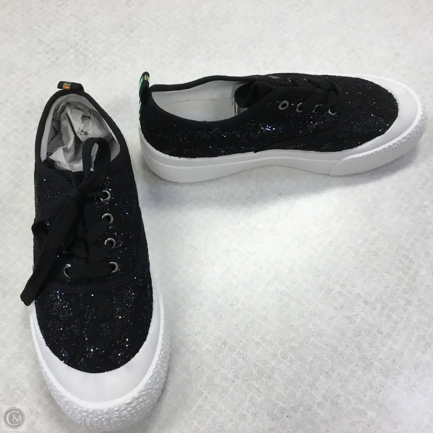 Shoes Sneakers By Clothes Mentor In Black, Size: 7