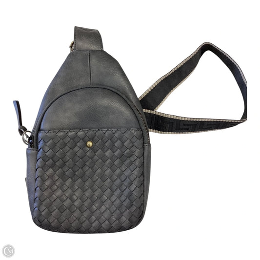 Crossbody By Clothes Mentor, Size: Medium
