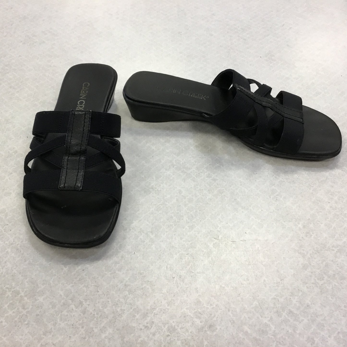 Sandals Flats By Cabin Creek In Black, Size: 5