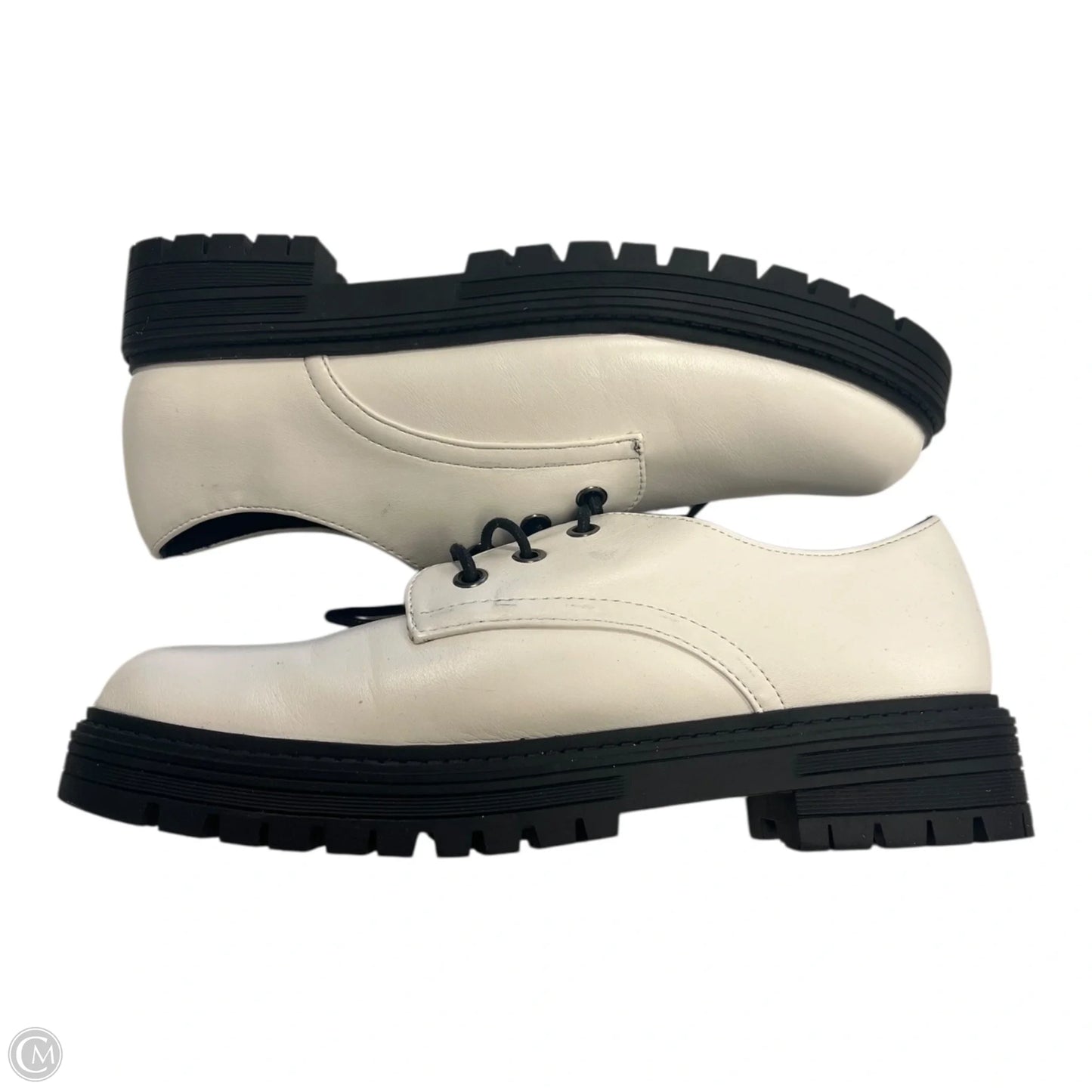 Shoes Sneakers By Clothes Mentor In White, Size: 8