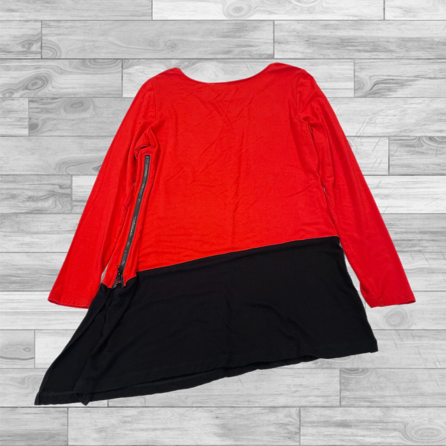Top Long Sleeve By Cmc In Red Black, Size: M