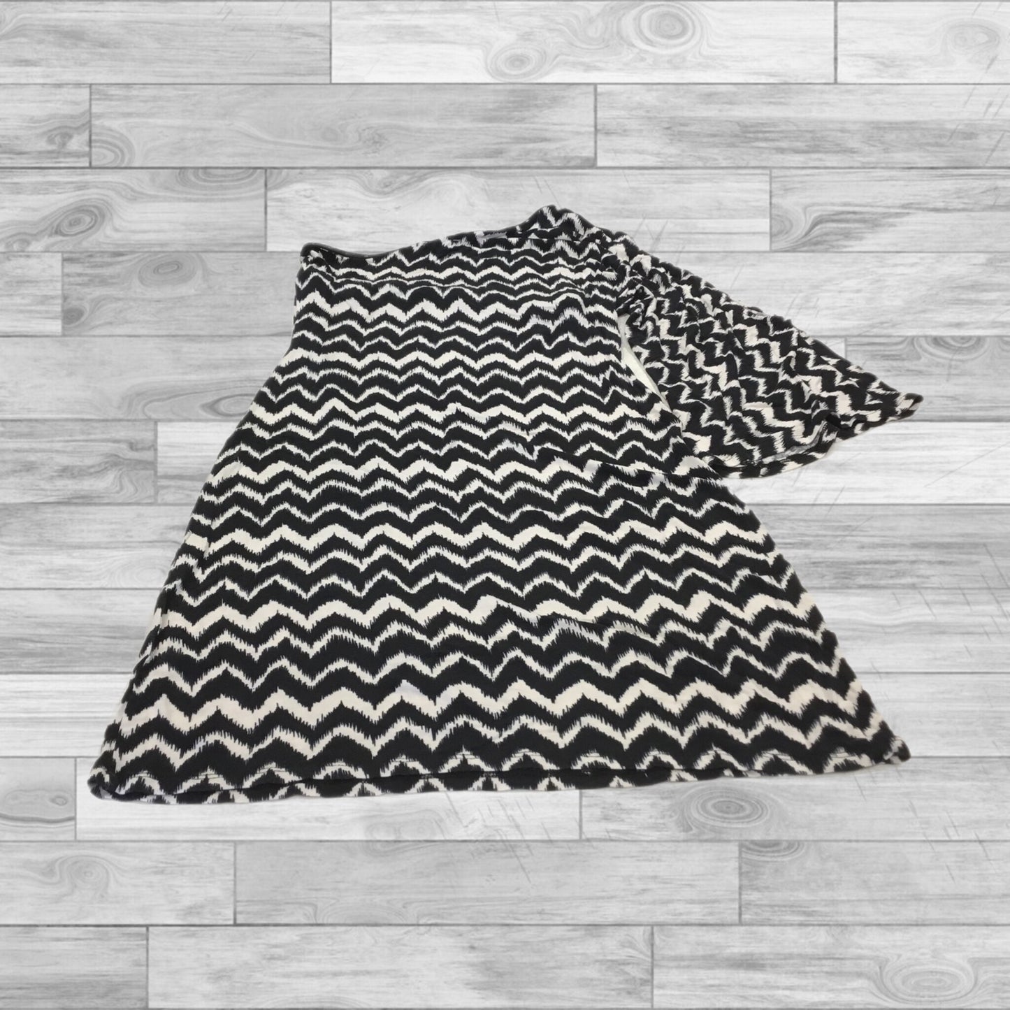 Dress Casual Short By Inc Size: S