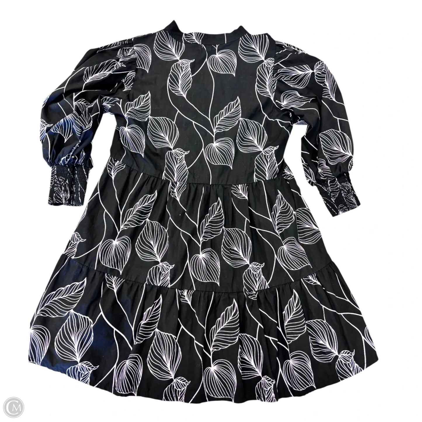 Dress Casual Short By Clothes Mentor In Black & White, Size: M