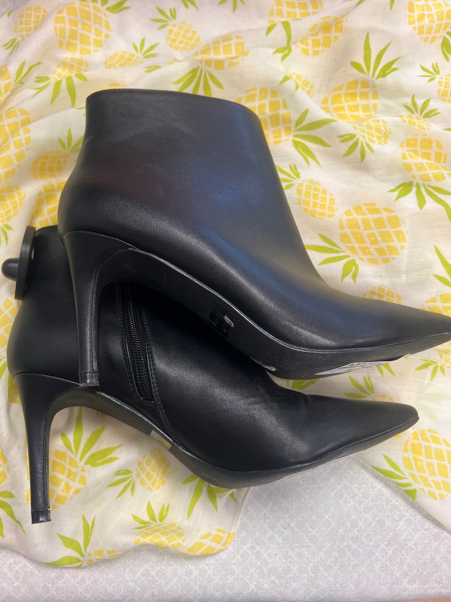 Boots Ankle Heels By Clothes Mentor Size: 9