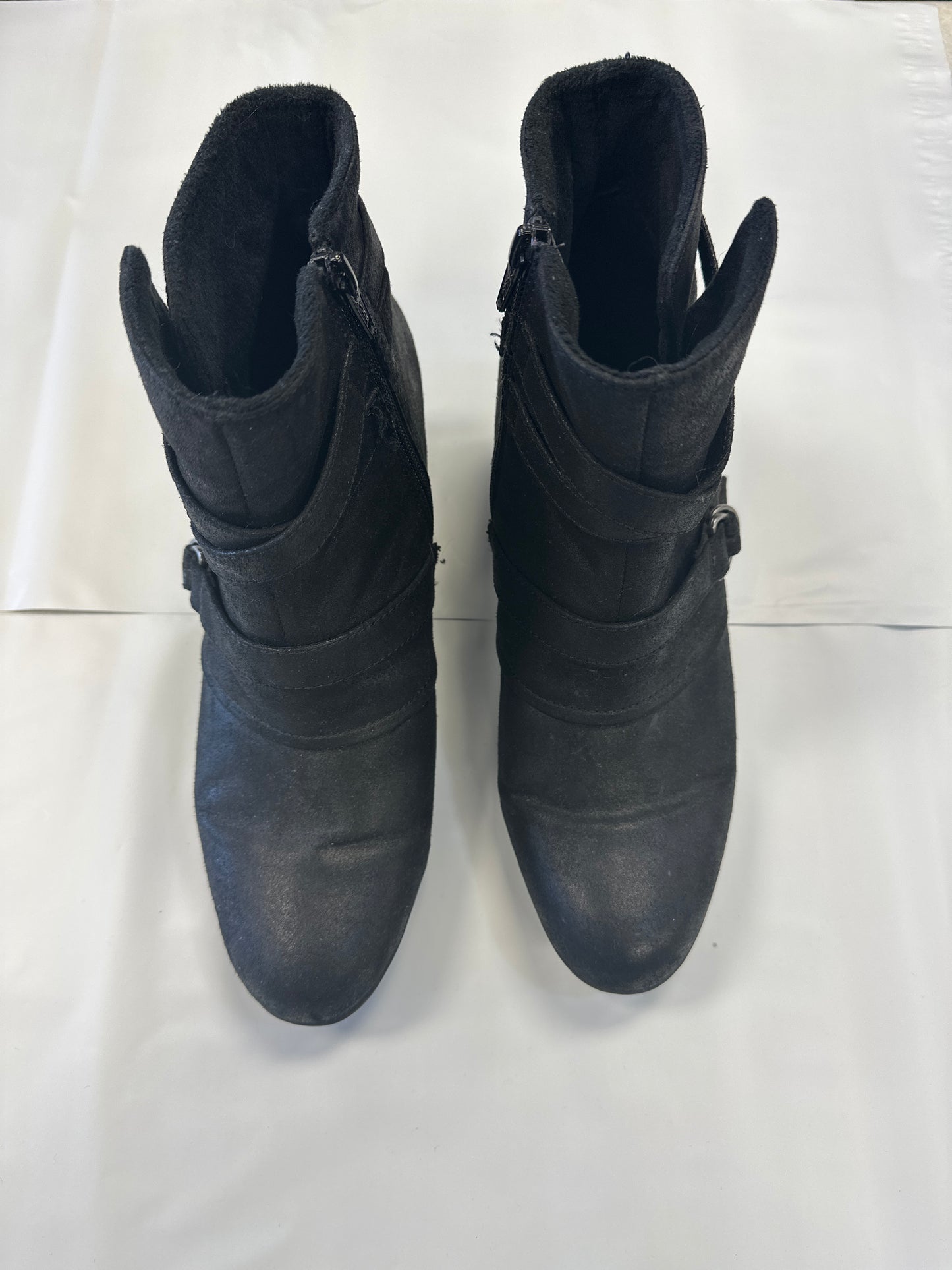 Boots Ankle Heels By Bare Traps Size: 9.5
