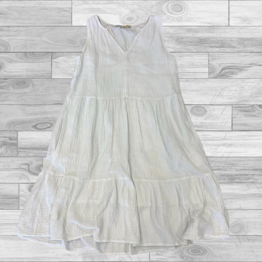 White Dress Casual Short C And C, Size S