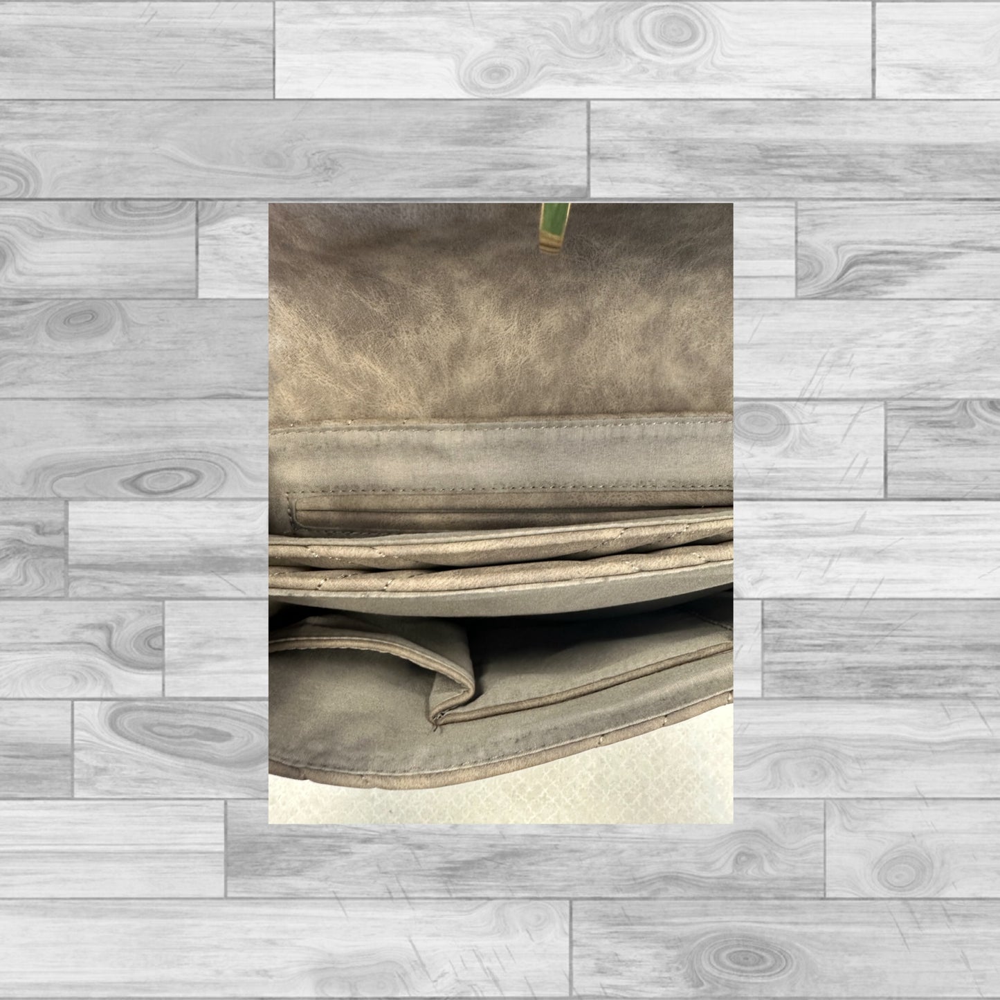 Crossbody Clothes Mentor, Size Medium