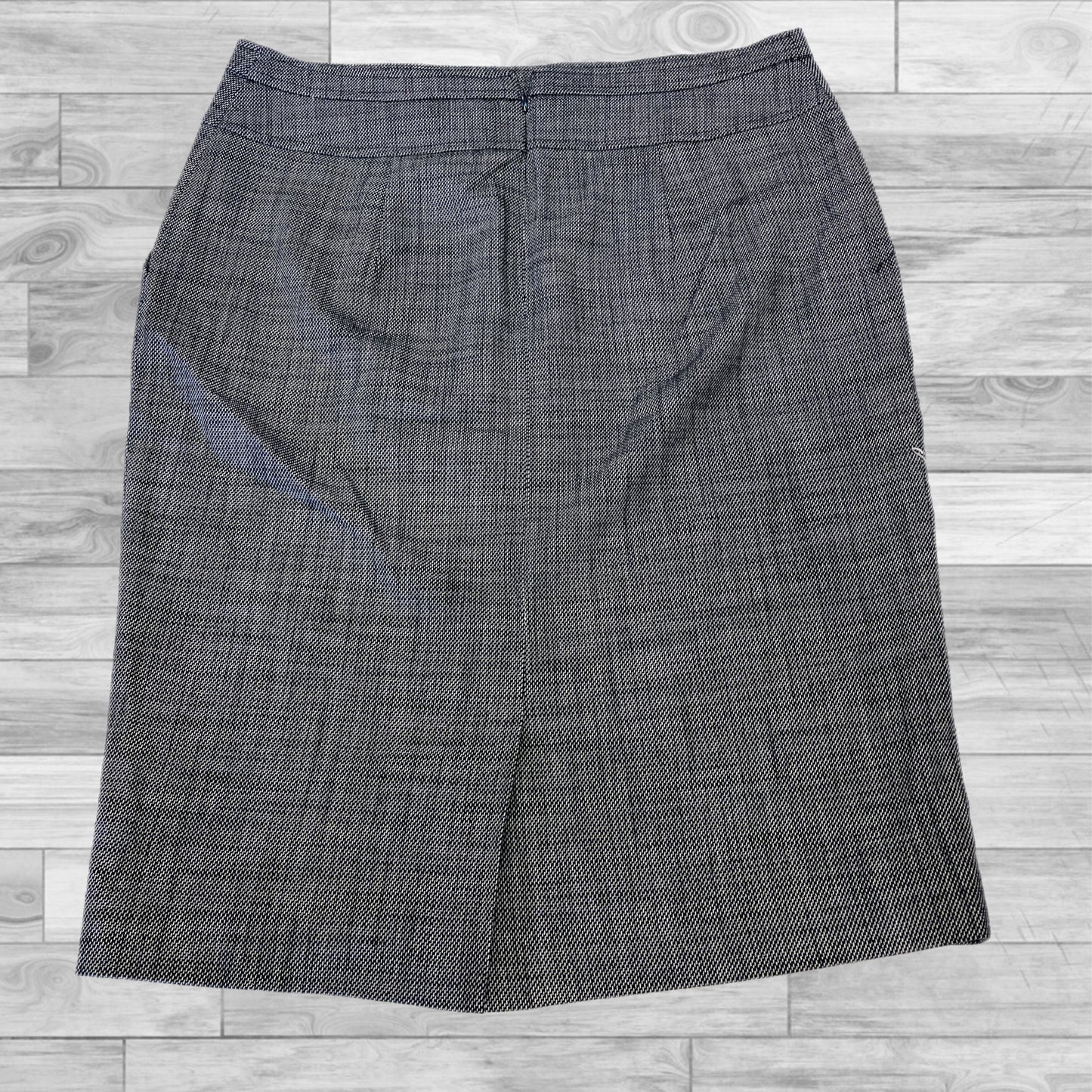 Skirt Mini & Short By White House Black Market In Grey, Size: 12