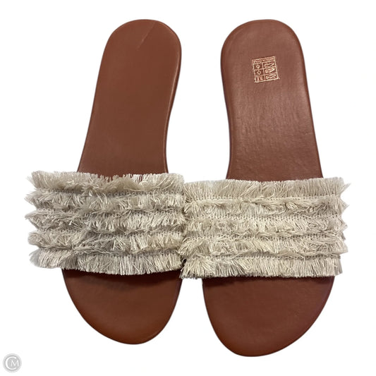 Sandals Flats By Clothes Mentor In Cream, Size: 10.5