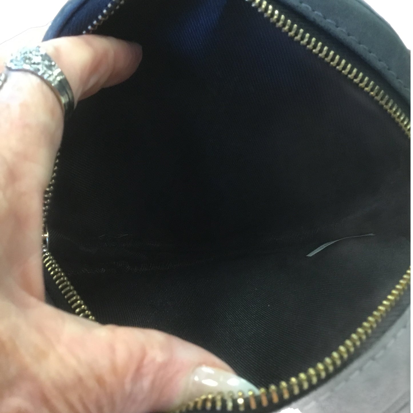 Crossbody Clothes Mentor, Size Small