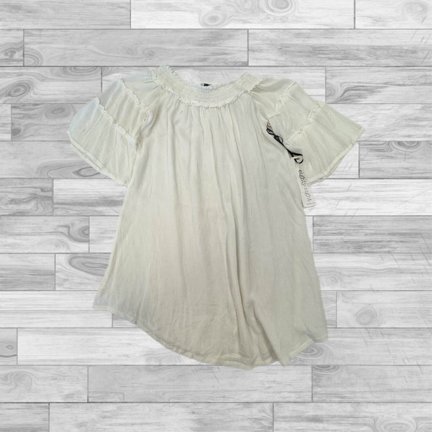 White Top Short Sleeve Clothes Mentor, Size S