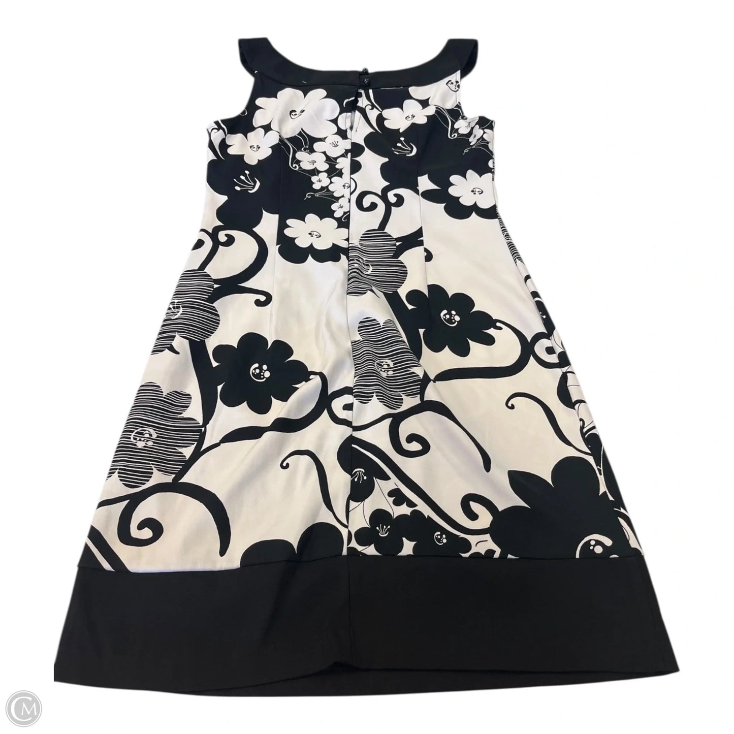 Dress Casual Short By Connected Apparel In Black & White, Size: 8