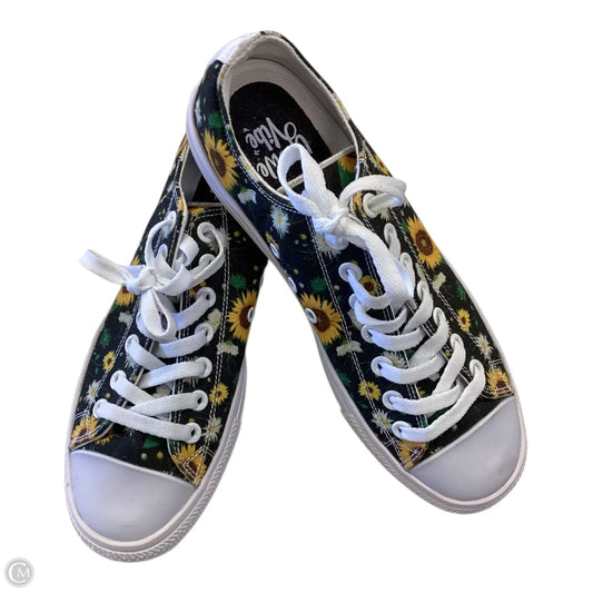 Shoes Sneakers By Clothes Mentor In Black & Yellow, Size: 7