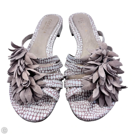 Sandals Flats By Clothes Mentor In Brown & White, Size: 6.5
