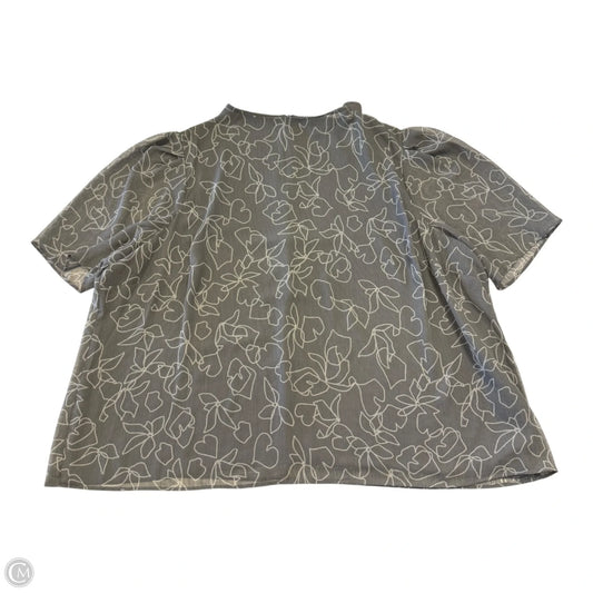 Top Short Sleeve By Calvin Klein In Grey, Size: 2x