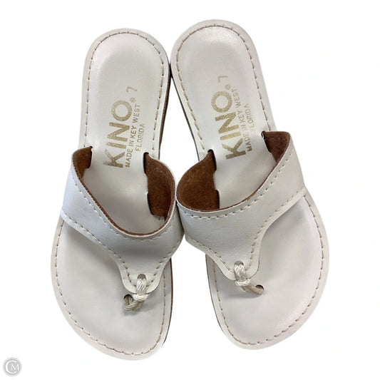 Sandals Flip Flops By Clothes Mentor In White, Size: 7
