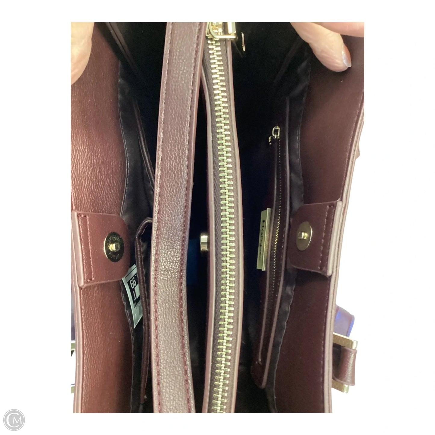 Crossbody By Clothes Mentor, Size: Medium