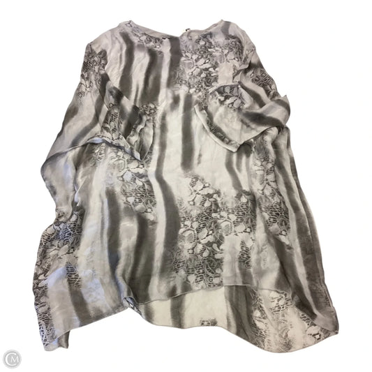 Tunic 3/4 Sleeve By Clothes Mentor In Snakeskin Print, Size: Osfm