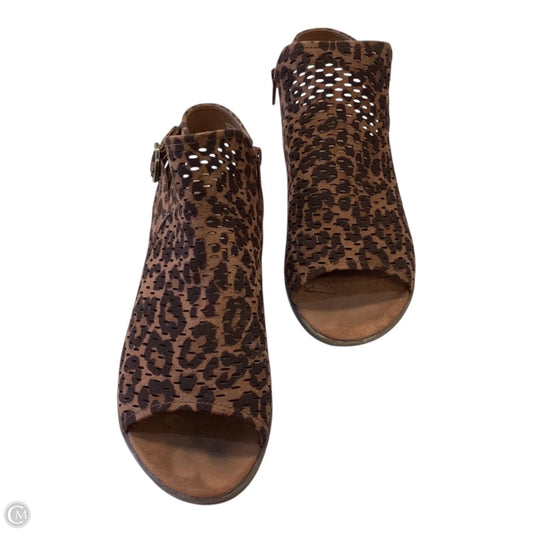 Shoes Flats By Bare Traps In Leopard Print, Size: 7