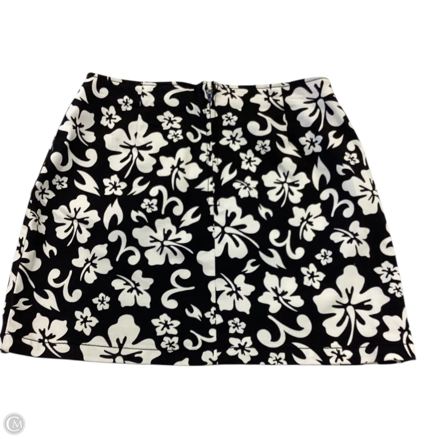 Skirt Mini & Short By Wild Fable In Geometric Pattern, Size: S