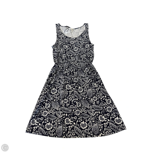 Dress Casual Short By Clothes Mentor In Blue & White, Size: S