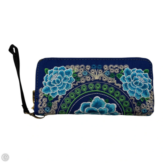 Wallet By Clothes Mentor, Size: Medium