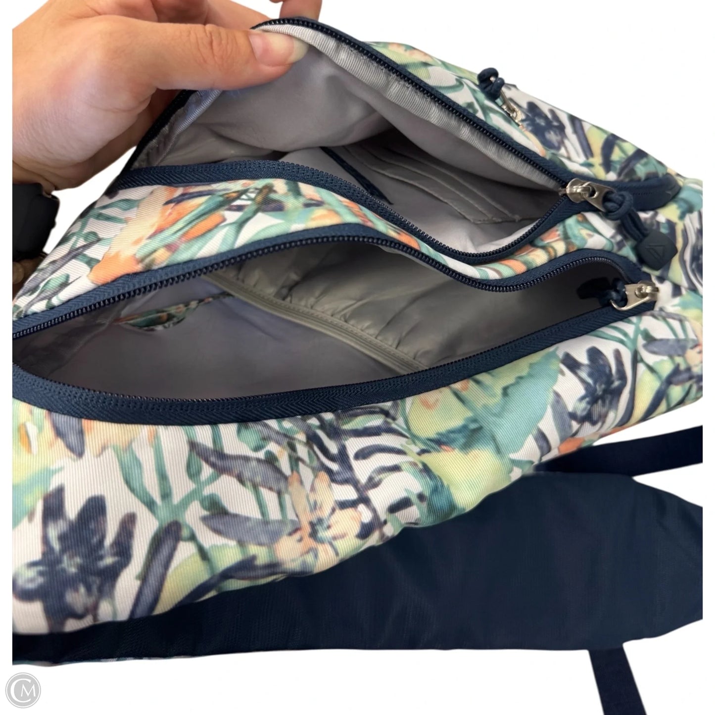 Crossbody By Clothes Mentor, Size: Medium