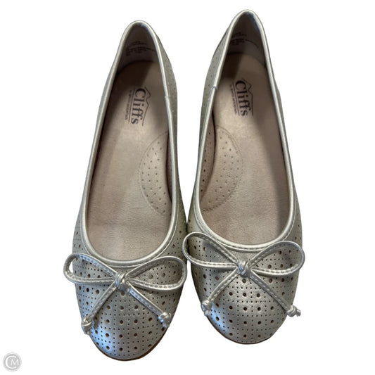 Shoes Flats By Cliffs By White Mountain In Gold, Size: 7