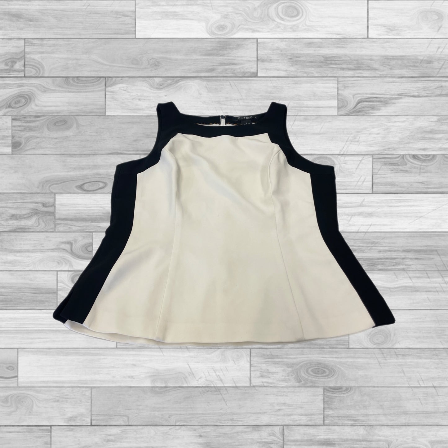 Top Sleeveless By White House Black Market In Black & White, Size: 6