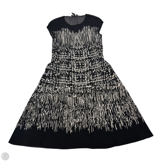 Dress Casual Short By Bcbgmaxazria In Black & White, Size: S