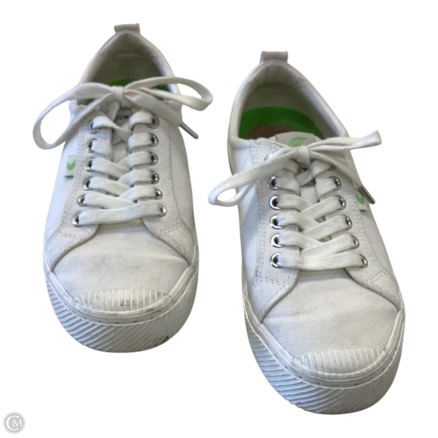 Shoes Sneakers By Cariuma In White, Size: 10
