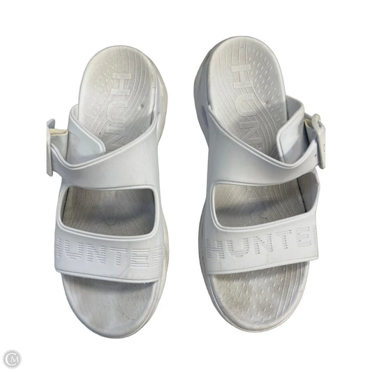 Sandals Designer By Hunter In White, Size: 10