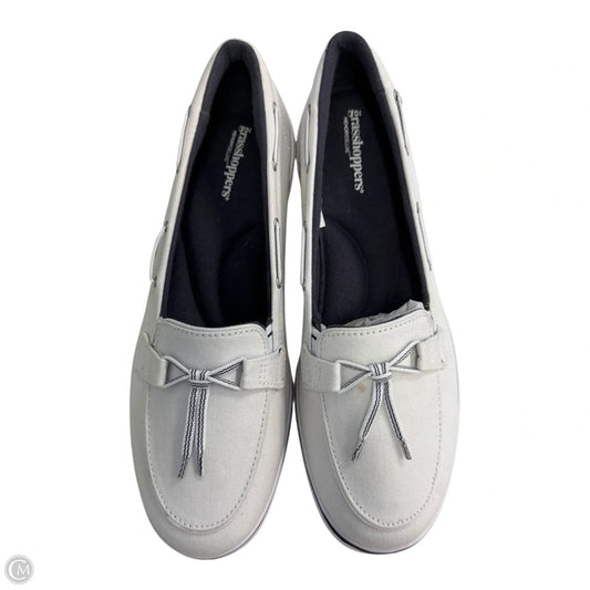 Shoes Flats By Grasshoppers In White, Size: 8