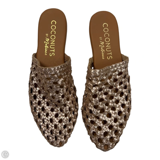 Sandals Flats By Coconuts In Gold, Size: 7