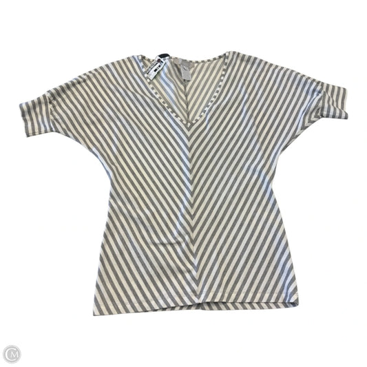 Top Short Sleeve By Clothes Mentor In Grey, Size: S
