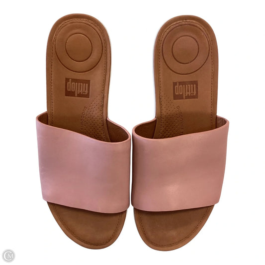 Sandals Flats By Fitflop In Pink, Size: 5