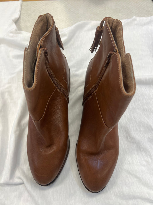 Boots Ankle Heels By Cmc  Size: 8.5