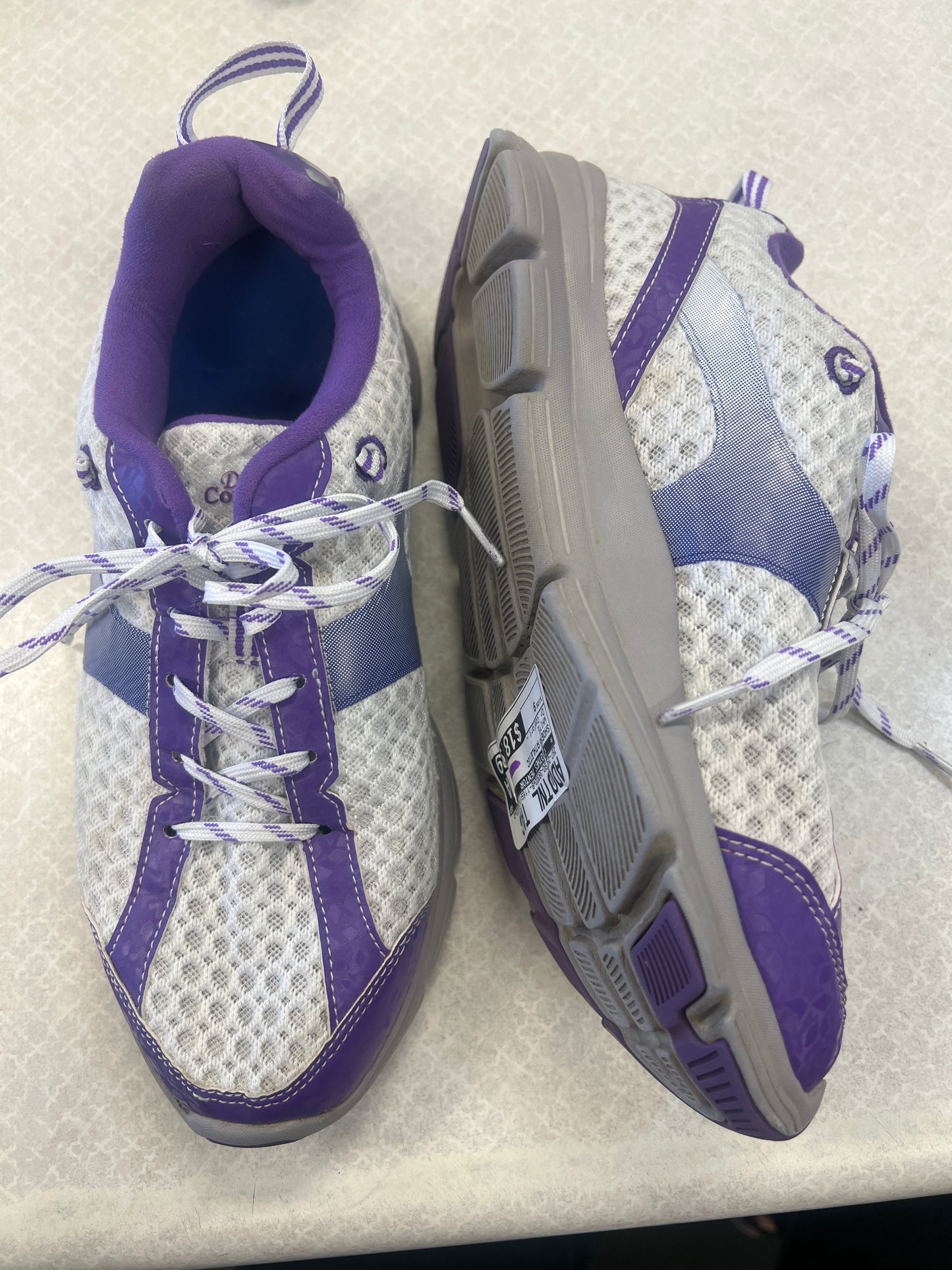 Shoes Athletic By Clothes Mentor  Size: 9